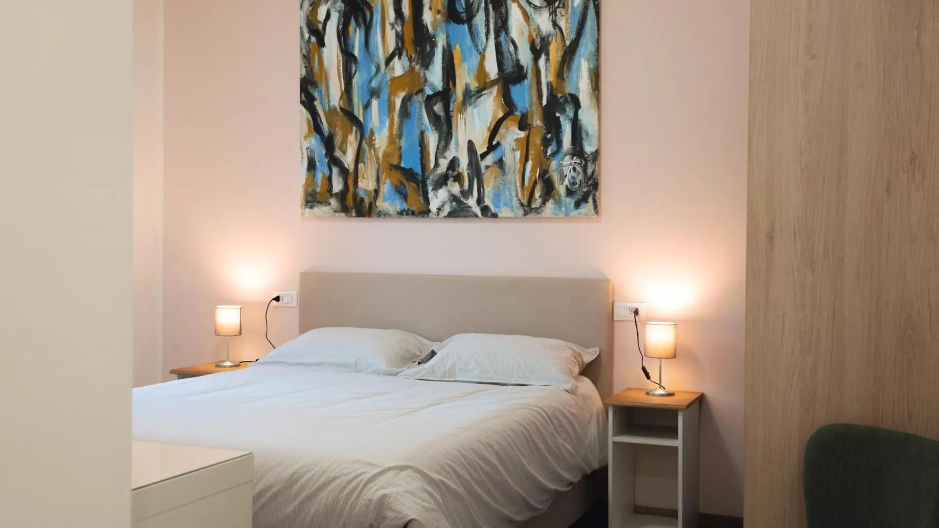 Vikos Lodge Bologna Italien
